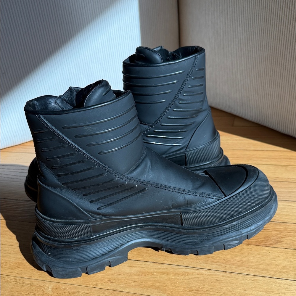 Alexander McQueen Black Leather Men's Boots - Picture 6 of 8